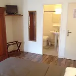 De Hotel 2*