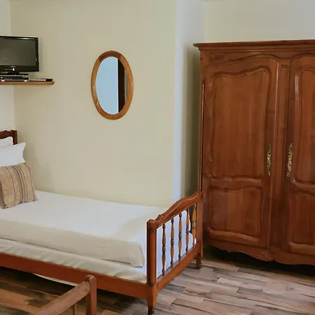 De Hotel 2*
